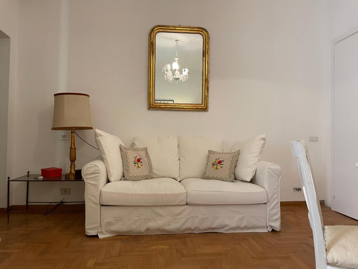 Elegant Apt-Typical Roman Palazzina Pz Alessandria Exteriör bild