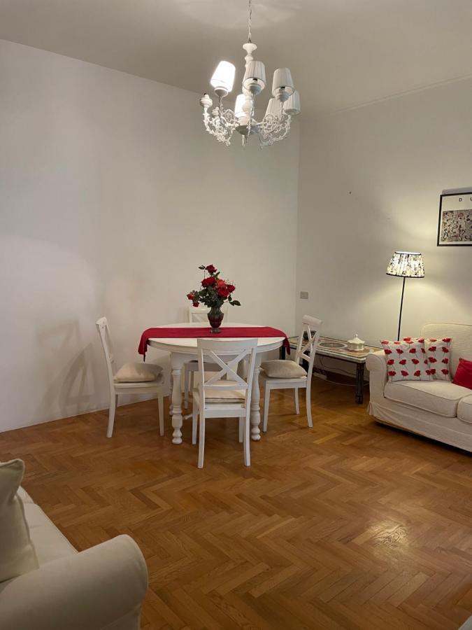 Elegant Apt-Typical Roman Palazzina Pz Alessandria Exteriör bild