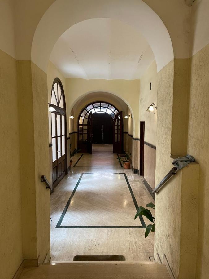 Elegant Apt-Typical Roman Palazzina Pz Alessandria Exteriör bild